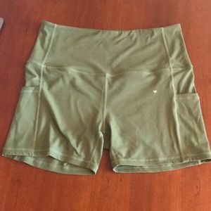 Super soft Workout Shorts w/ pockets!
